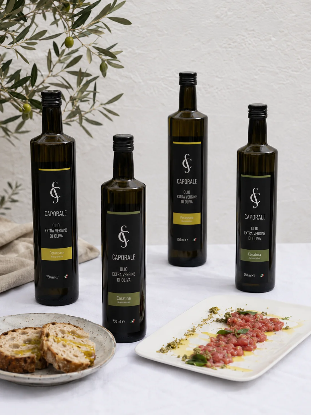 Selezione di oli Agricola Caporale a tavola